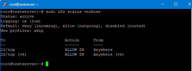 Skærmbillede af en computerterminal, der viser ufw firewall-regler med indstillinger, der viser "status: aktiv" og nogle regler, der tillader tcp på port 22.