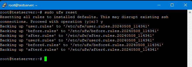 Kommandolinjegrænseflade, der viser færdiggørelsen af en ufw-installation (ukompliceret firewall) med sikkerhedskopieringsoperationer anført i et terminalvindue.